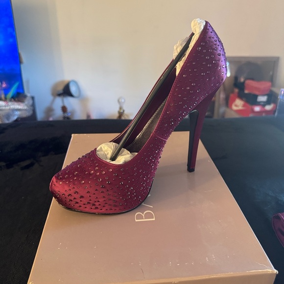 PALACE Burgundy Rhinestone Heels - Picture 8 of 9